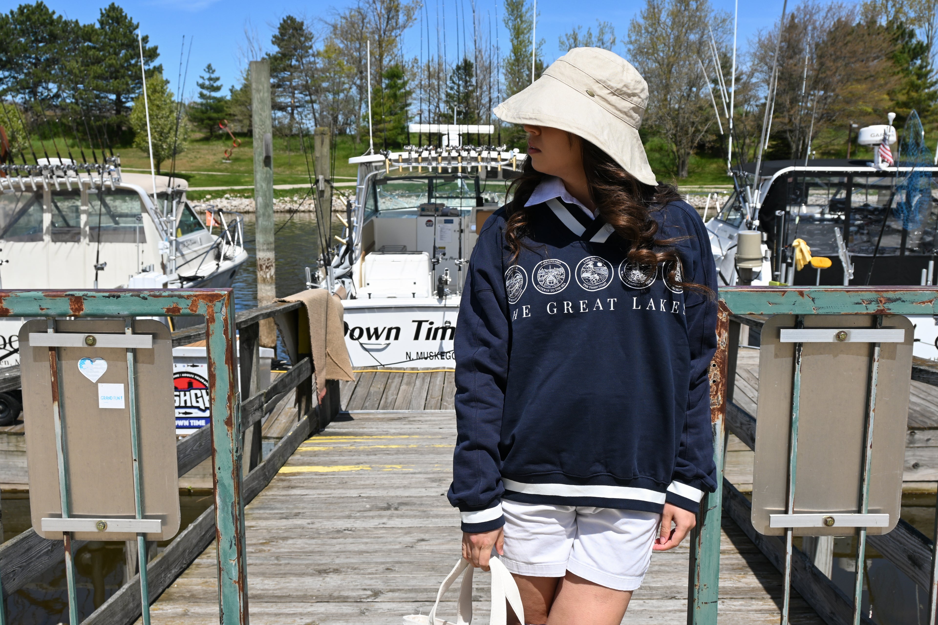 The Great Lakes V-Neck Oversized Vintage Sweatshirt