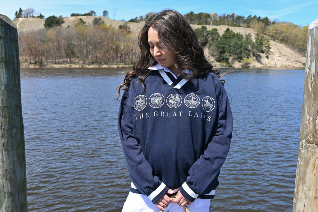The Great Lakes V-Neck Oversized Vintage Sweatshirt